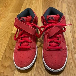 Red Nike SB Dunk Mid